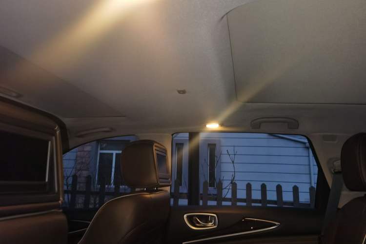 Used Infiniti QX60 2018 2.5 S/C Hybrid Four-Wheel-Drive Champion Family Edition Headliner