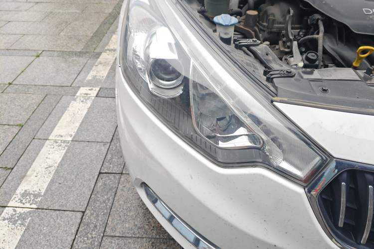 Used Kia K3 2013 1.6L Automatic GL Right Front Headlight