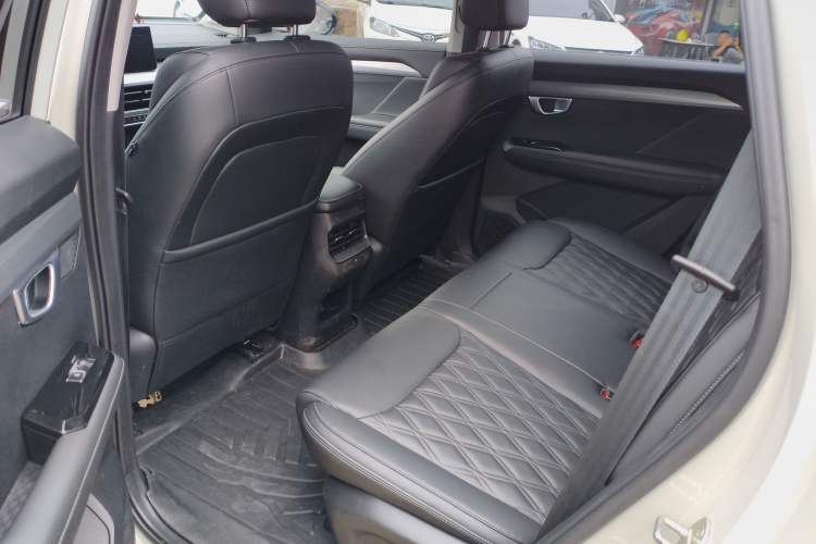 Used Wuling Asta 2022 2.0L DHT Electric-Speed Version