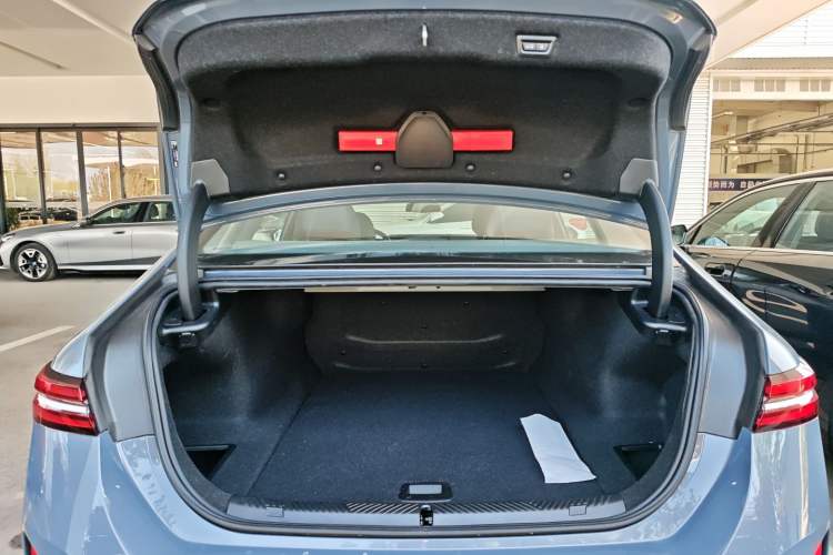 Used BMW i5 2024 eDrive 35L Luxury Model with M Sport Package
