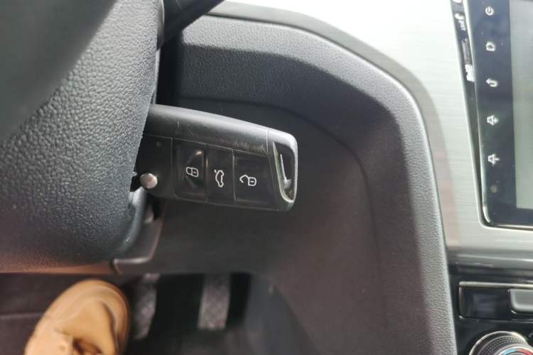 Used Volkswagen Lamando 2015 280TSI DSG Comfort Edition Vehicle Key