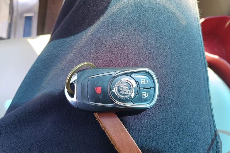 Used Buick GL8 2017 ES 28T Comfort Model China V Standard Vehicle Key