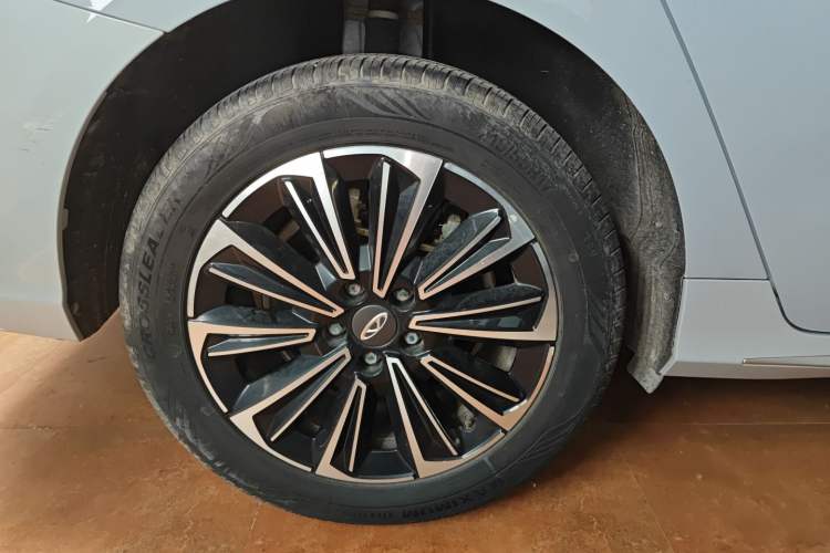 Used Chery Fengyun A8 2024 127 ZHU FENG Version Right Rear Wheel Hub