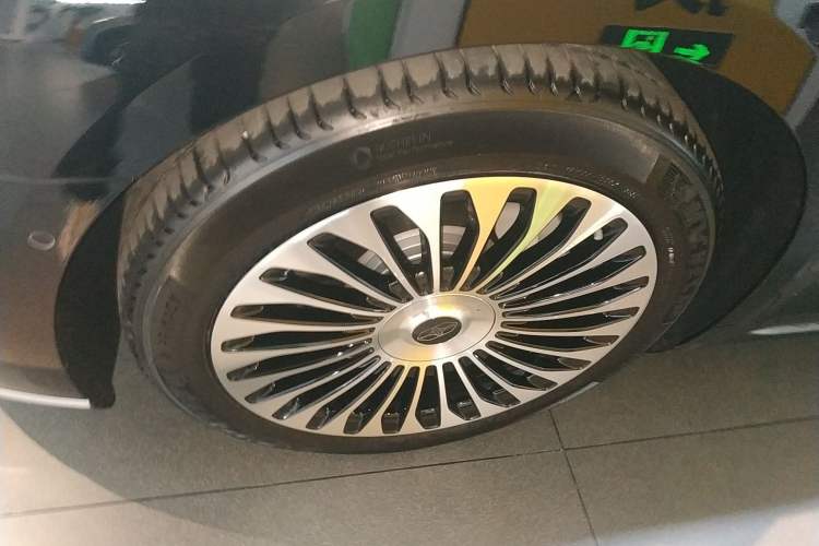 Used Hima S9T 2025 Model Range-Extended Ultra Long-Range Version Left Front Wheel Hub