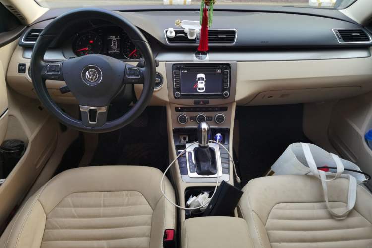 Used Volkswagen Magotan 2013 1.8TSI Luxury Model Center Console