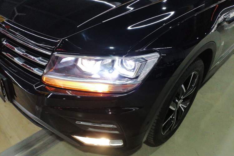 Used Volkswagen Tiguan L 2019 Revised 330TSI Automatic Two-Wheel Drive Smart & Luxury Edition China VI Standard Left Front Headlight