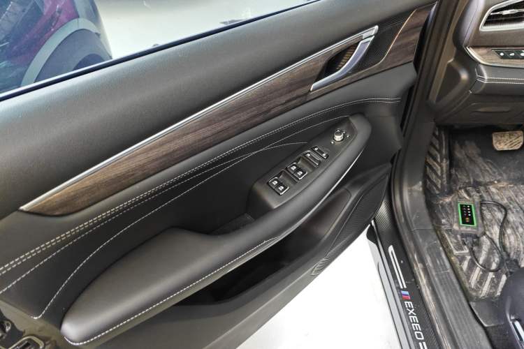 Used Landian E5 2024 Honor Edition 100KM Deluxe 7-Seater
