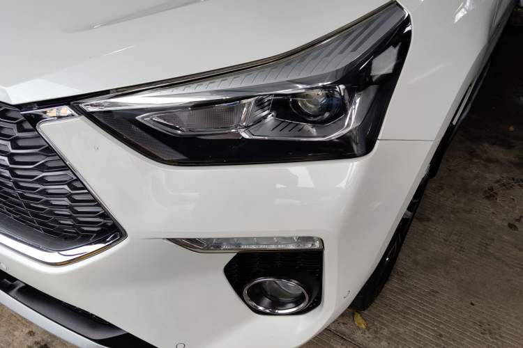 Used Haval H6 Coupe 2018 Red-Label 1.5T Automatic Two-Wheel Drive Ultra-Luxury Model Left Front Headlight