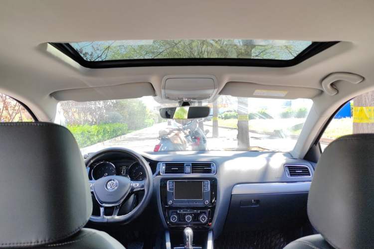 Used Volkswagen Sagitar 2018 180TSI DSG Prestige Edition Headliner