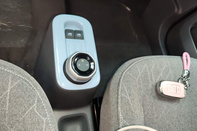 Used Geely Galaxy Panda 2024 Panda Mini 200km Endurance Bear
