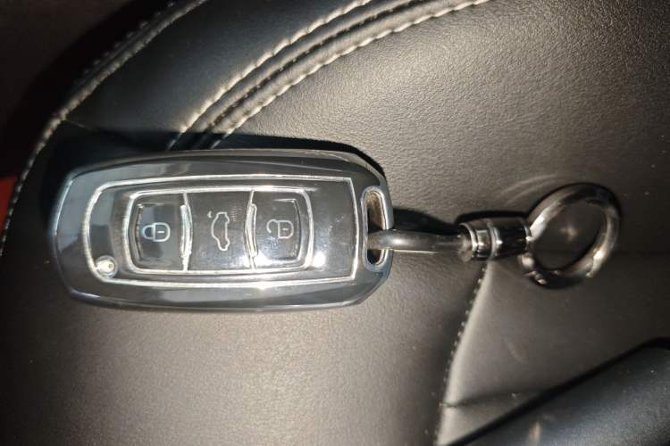 Used Geely Auto Emgrand X7 Sport 2016 1.8TD Automatic ZhiShang Model Vehicle Key
