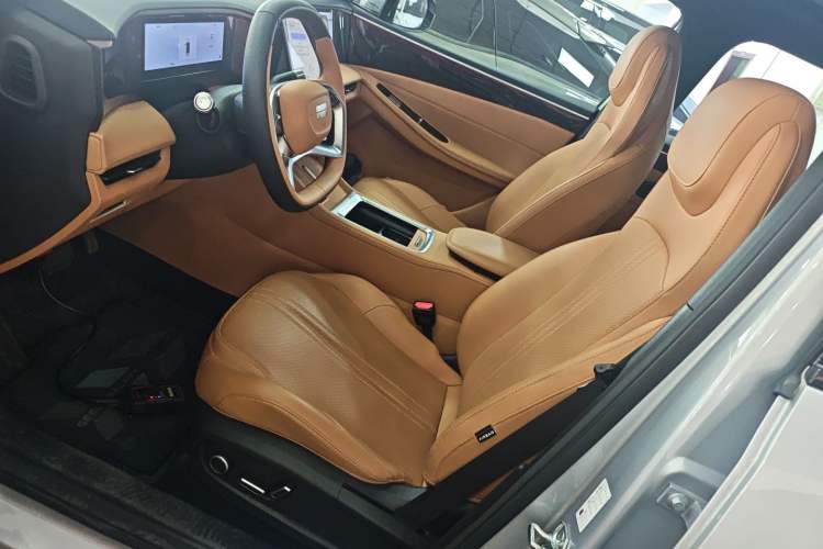 Used Geely Galaxy L7 2025 EM-i 115km Exploration+ Edition Left Front Seat