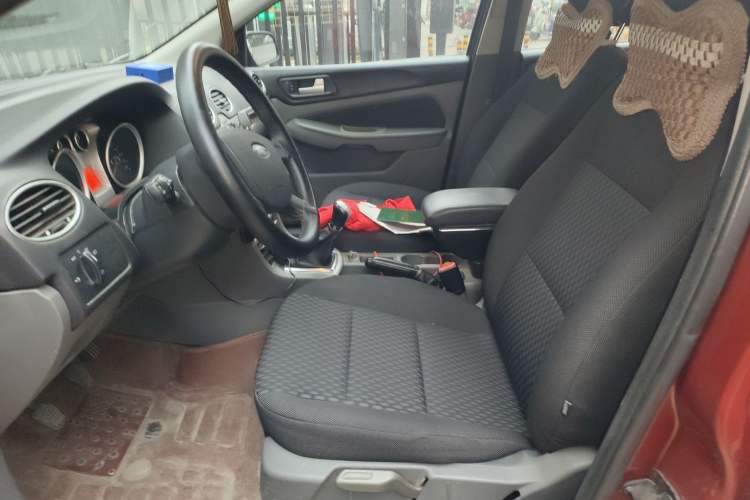 Used Ford Focus 2011 Hatchback 1.8L Manual Comfort Model
