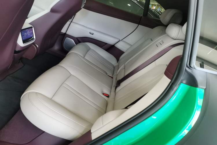 Used Xiaomi Auto YU7 2025 Ultra-Long Range All-Wheel Drive Pro Version
