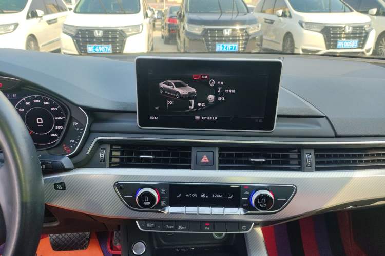 Used Audi A4L 2018 30th Anniversary Edition 40 TFSI Fashion Model
