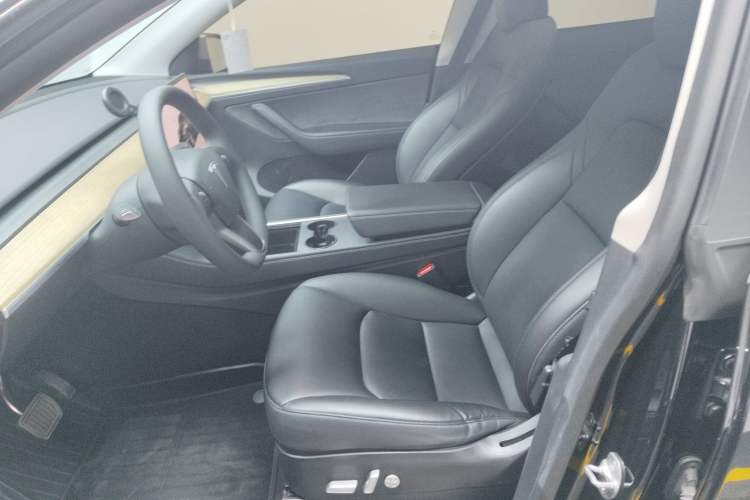 Used Tesla Model Y 2022 Rear-Wheel-Drive Version
