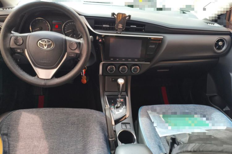 Used Toyota Corolla 2017 Revised Version 1.2T S-CVT GL-i Center Console