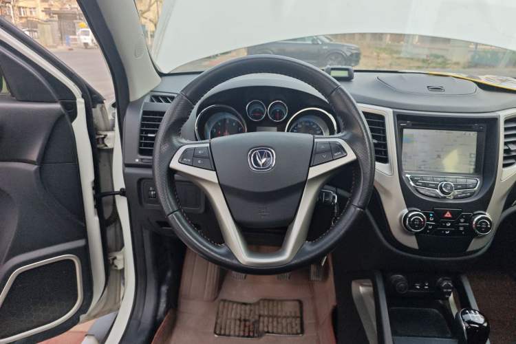 Used CHANGAN CS35 2014 1.6L Manual Luxury Navigation Model China IV Standard
