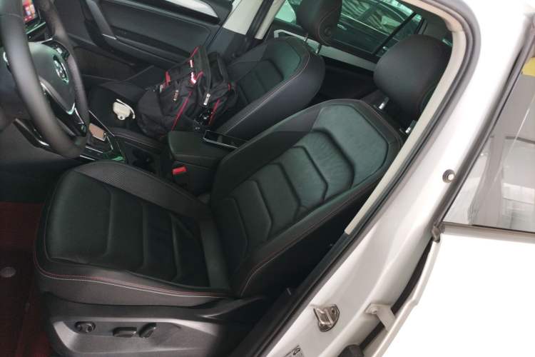 Used Volkswagen Tayron 2019 330TSI Two-Wheel Drive Luxury Model China VI Standard Left Front Seat