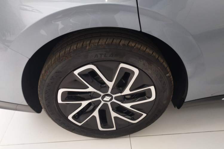 Used Baojun Enjoy 2025 Plug-in Hybrid 140km Standard Version