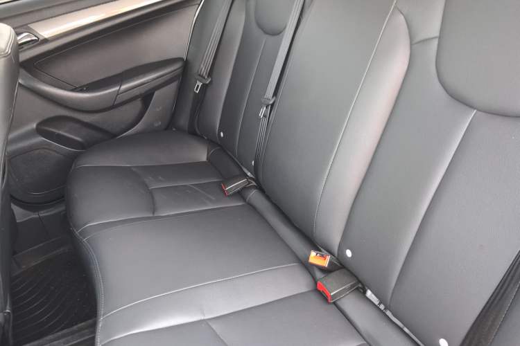 Used Roewe 360 2017 1.5L Automatic Luxury Edition Left Rear Seat