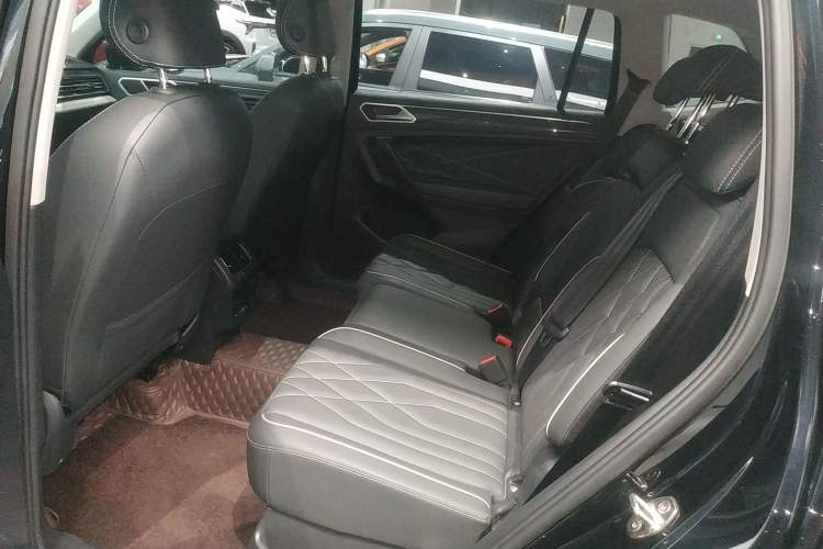 Used Volkswagen Tiguan L 2022 330TSI Automatic Two-Wheel Drive R-Line Enhanced Edition
