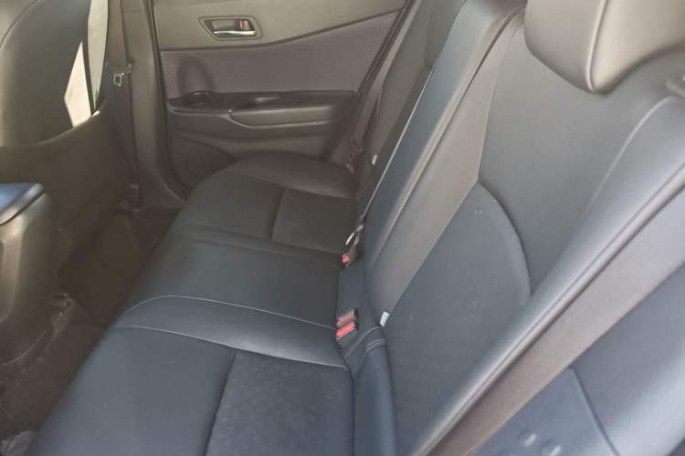 Used Toyota IZOA 2018 2.0L Yichi Version China VI Standard