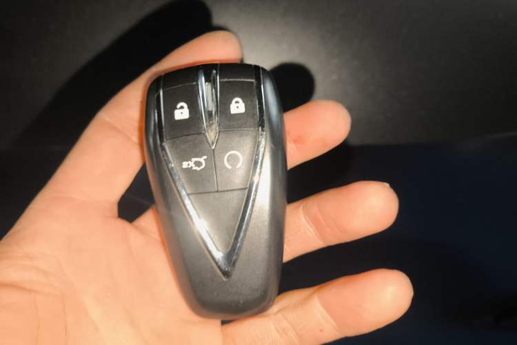 Used Changan UNI-V 2023 1.5T Prestige Model