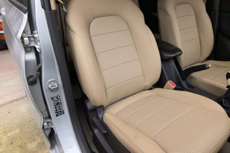 Used Wuling Hongguang 2019 1.5L S Comfort Edition China VI LAR
