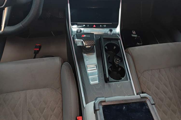 Used Audi A6L 2023 Revised Edition 45 TFSI quattro Prestige Dynamic Version Gear Lever