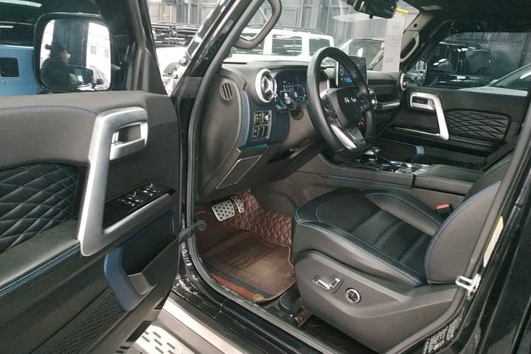 Used BAIC Off-Road BJ40 2023 2.0T Automatic Four-Wheel Drive Urban Hunter Edition Chivalrous Type