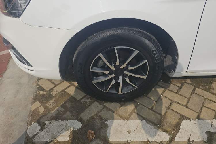 Used Geely Auto Emgrand 2019 Leading Edition 1.5L Manual Luxury Model China VI Standard