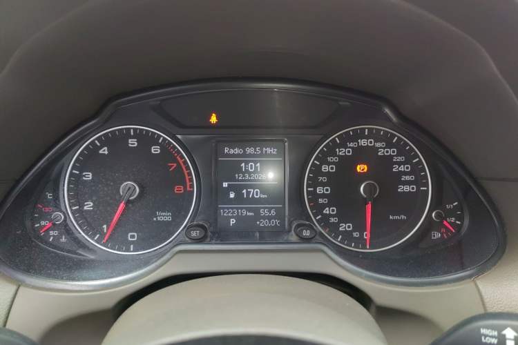 Used Audi Q5 2015 40 TFSI Technology Edition Instrument Cluster