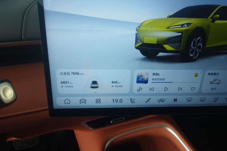 Used Deepal S07 2024 215Max Qiankun Intelligent Driving ADS SE Range-Extended Version
