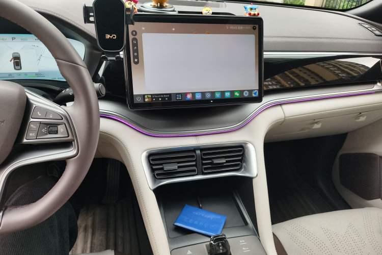 Used BYD Song PLUS New Energy 2025 DM-i 75KM Luxury Model Audio And AC Panel