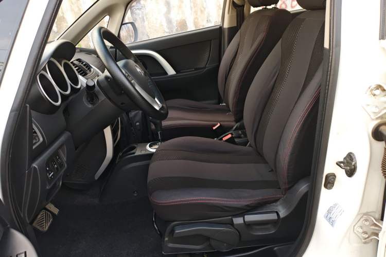 Used CHANGAN CX20 2014 1.4L IMT Sunroof Navigation Version China IV Standard Left Front Seat