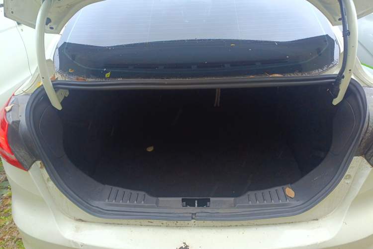 Used Ford Focus 2015 Sedan 1.6L Automatic Comfort Model Trunk