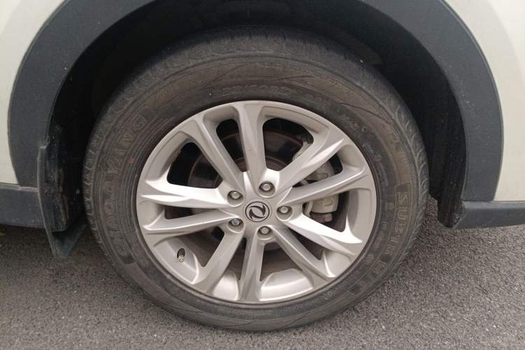 Used Dongfeng Fengon 580Pro 2020 220T Manual Yuling Edition Right Front Wheel Hub