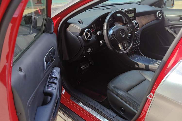 Used Mercedes-Benz GLA 2015 GLA 260 4MATIC
