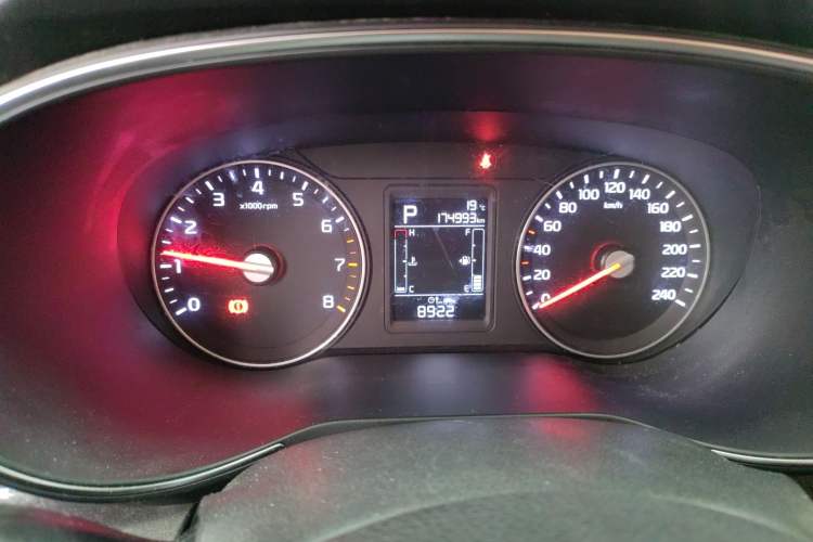 Used Kia KX3 2015 1.6L Automatic Two-Wheel Drive DLX Odometer Close Up