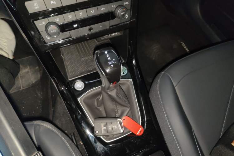 Used Volkswagen Tharu 2025 NewRui 300TSI Prestige Edition