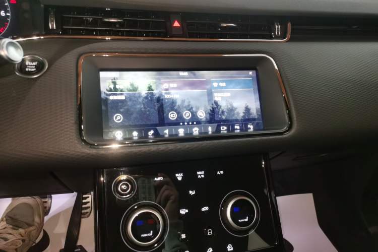 Used Land Rover Range Evoque 2021 Range Rover Velar 249 PS R-Dynamic S Performance Edition
