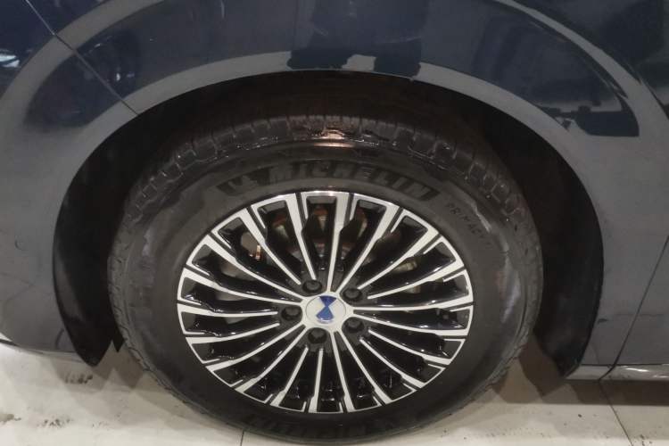 Used Denza D9 2022 DM-i 970 Four-Wheel Drive Flagship Model
