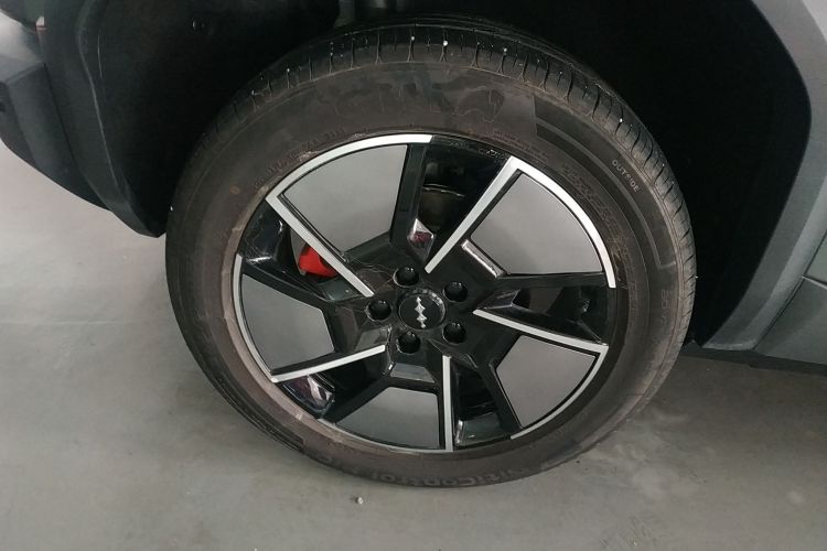 Used Formula Leopard Titanium 3 2025 501KM All-Wheel Drive Intelligent Driving Ultra Version