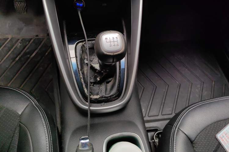 Used Baojun 510 2017 1.5L Manual Fashion Model Gear Lever