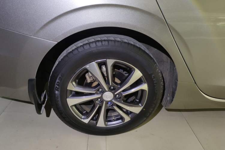 Used CHANGAN Eado 2021 PLUS 1.6L GDI CVT Luxury Model Right Rear Wheel Hub