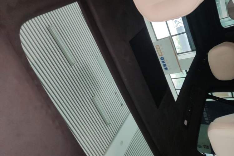 Used ONVO Luxeed L90 2025 Model—Ultra Six-Seater Version Headliner