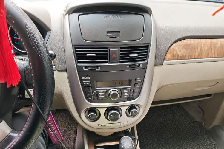 Used Buick Excelle 2015 1.5L Automatic Classic Model Audio And AC Panel