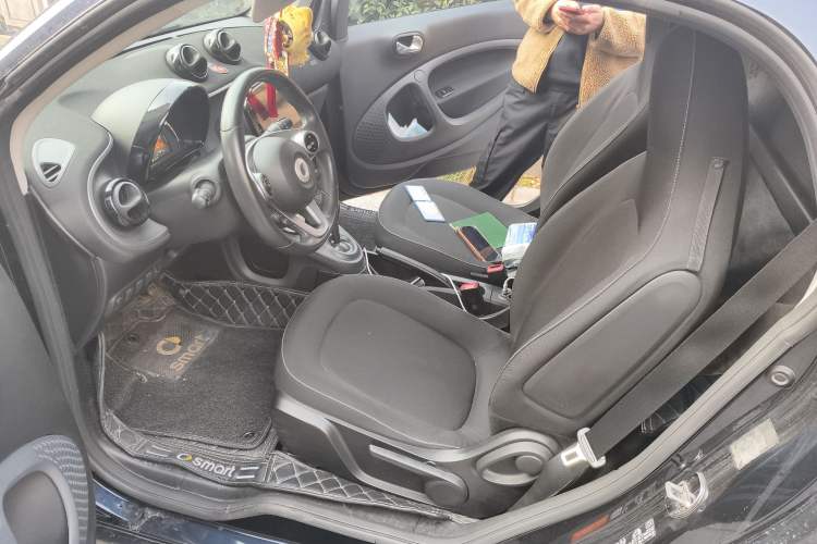 Used smart fortwo 2017 Model 1.0L 52 kW Melody Blue Special Edition China V Standard
