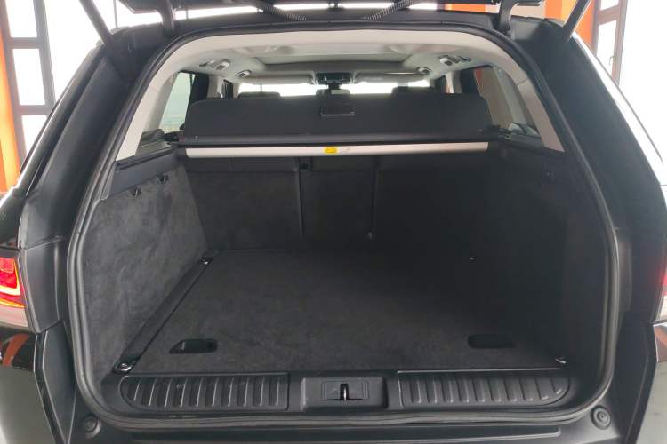 Used Land Rover Range Sport 2014 3.0 SC V6 HSE Trunk